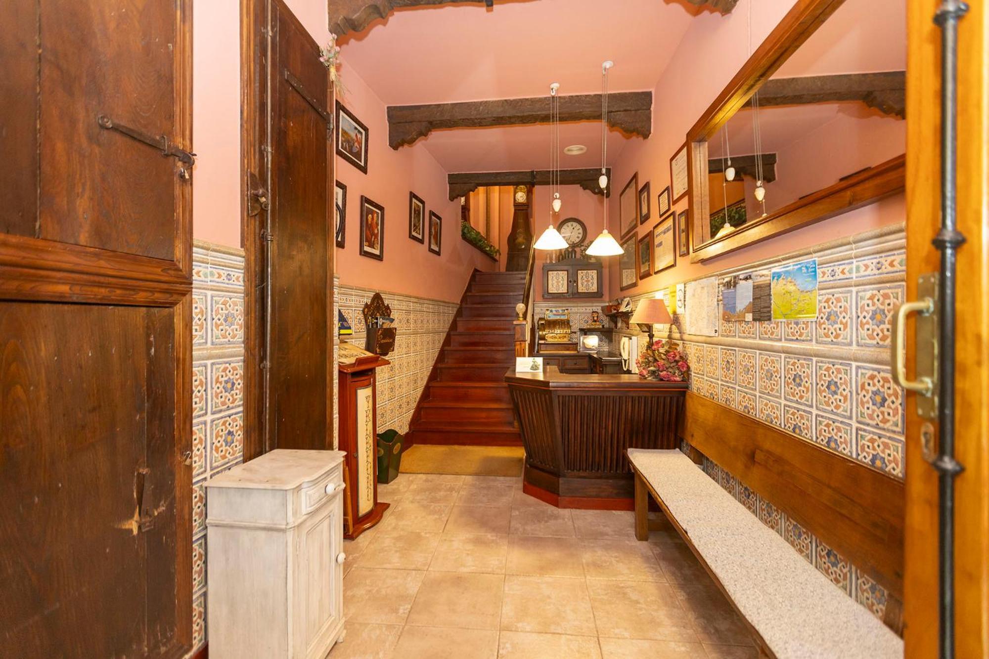 Escuder Apartamentos Turisticos Ribadeo Luaran gambar