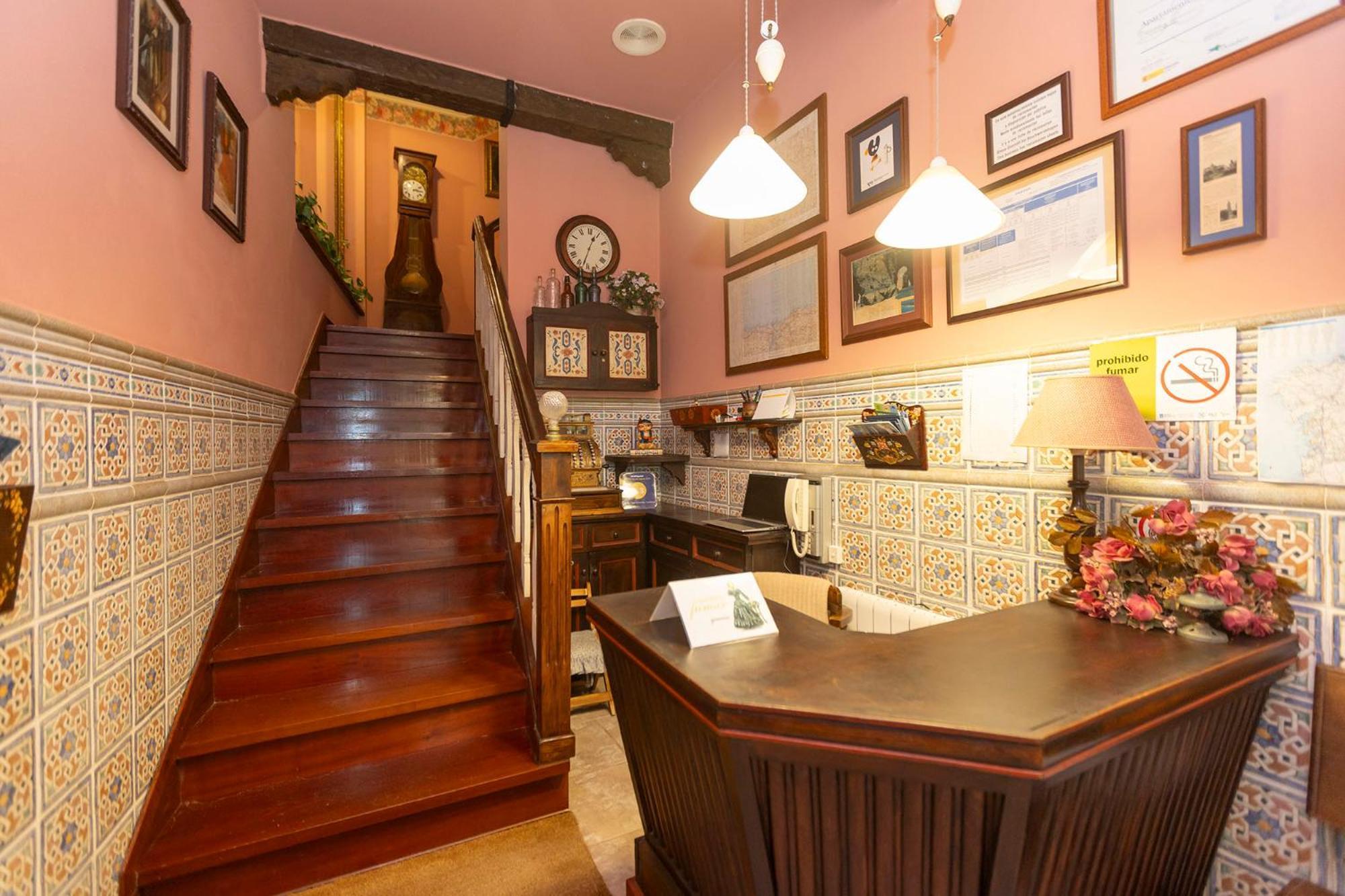 Escuder Apartamentos Turisticos Ribadeo Luaran gambar
