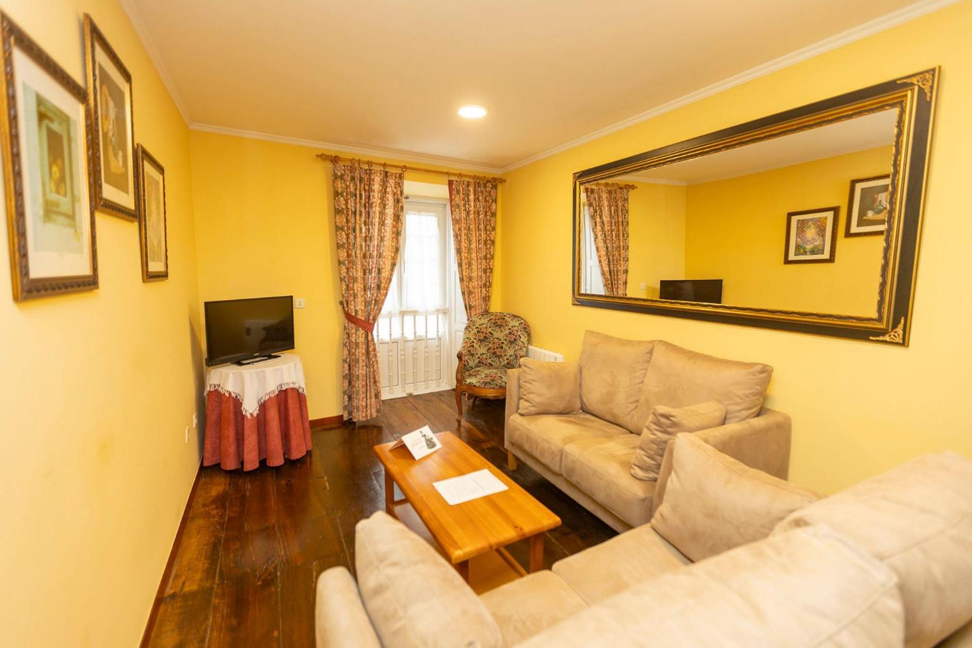 Escuder Apartamentos Turisticos Ribadeo Luaran gambar